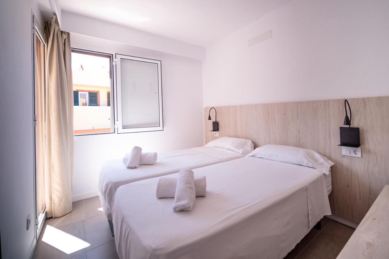 קאלה אן בלאנס Sant Joan Apartaments - Adults Only מראה חיצוני תמונה